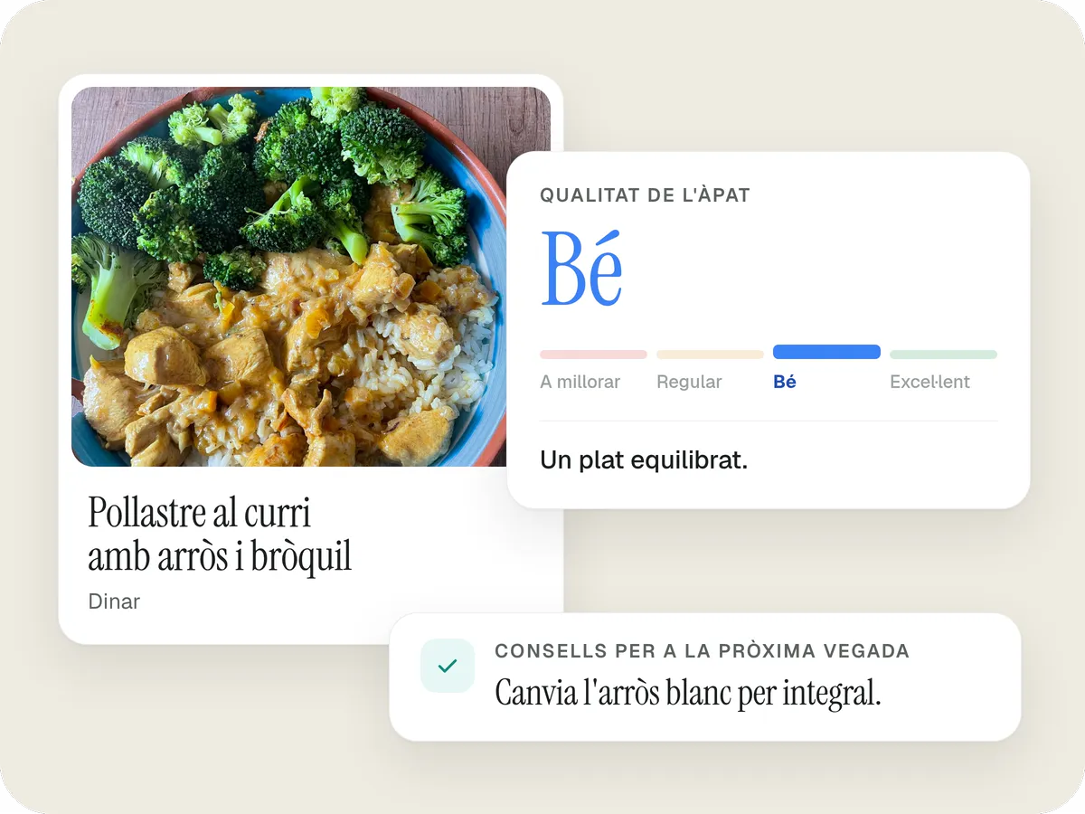 Targeta d'un àpat amb la foto d'un pollastre al curri amb arròs i bròquil, valorat com a Bé en qualitat de l'àpat, amb el consell de canviar l'arròs blanc per integral.